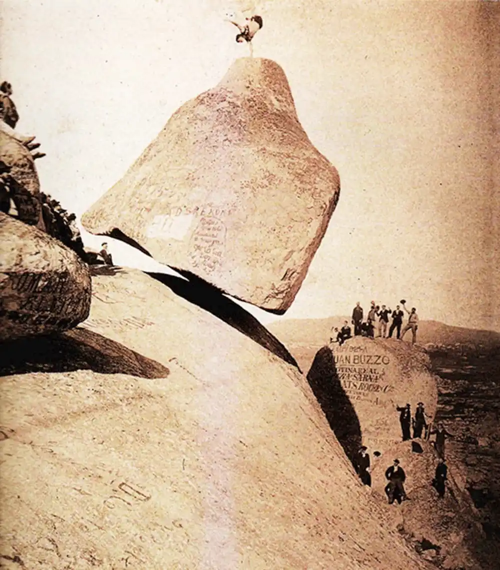 La Piedra Movediza cayó el 29 de febrero de 1912.