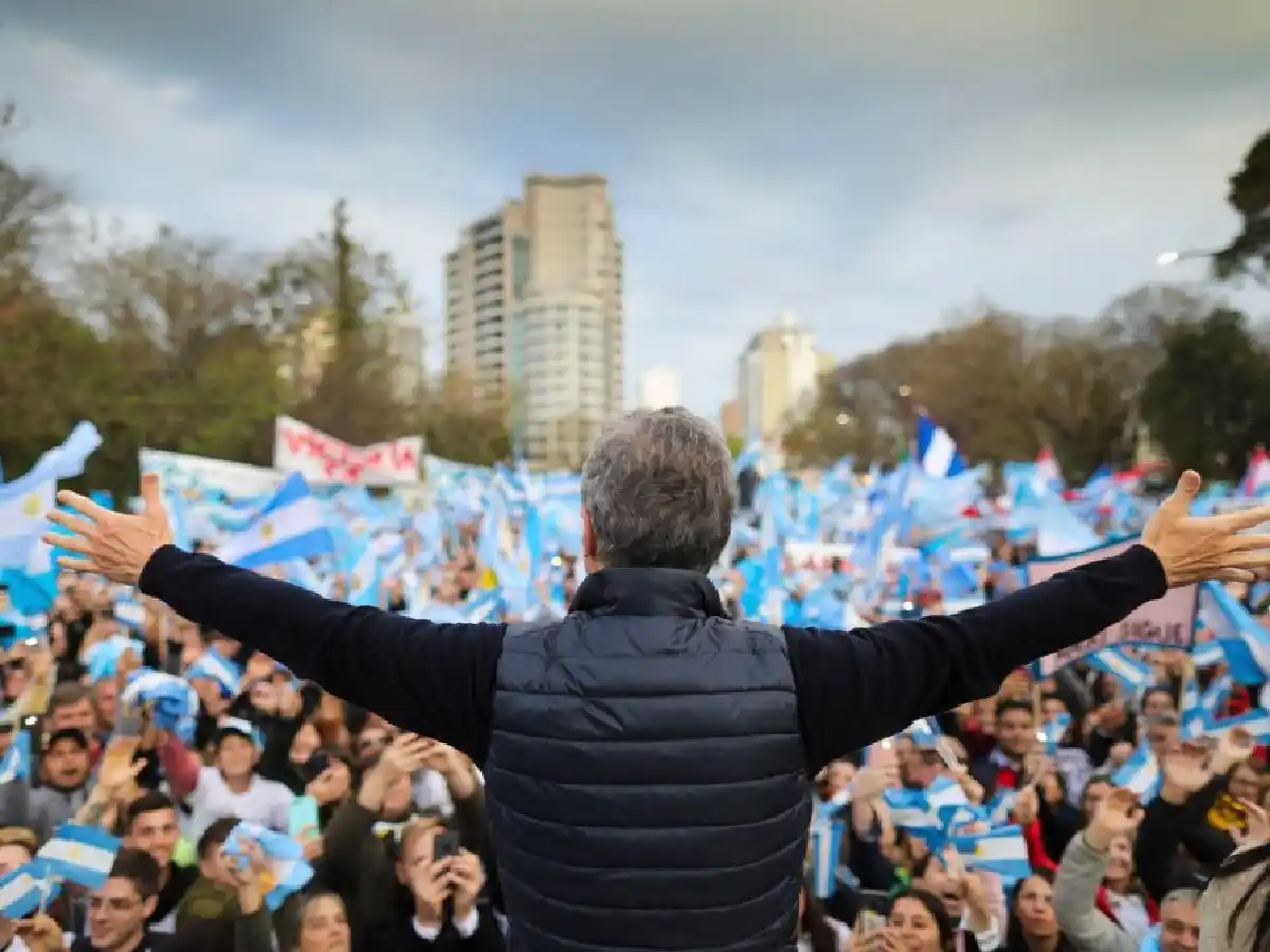 Macri cierra la campaña en Córdoba con su última marcha