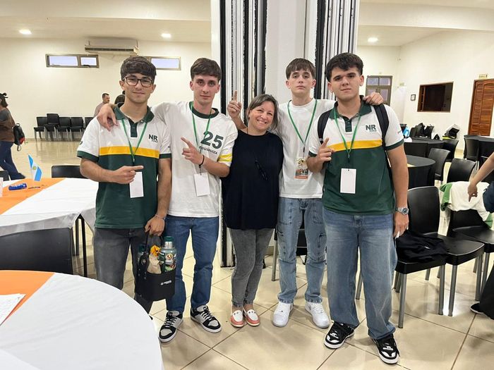 Francisco Lungo, Jeremías Albertengo, Mateo Quinteros y Santiago Lungo - Alumnos de Egusquiza Salieron campeones nacionales en el certamen “Sembrando Empresarios” - 1