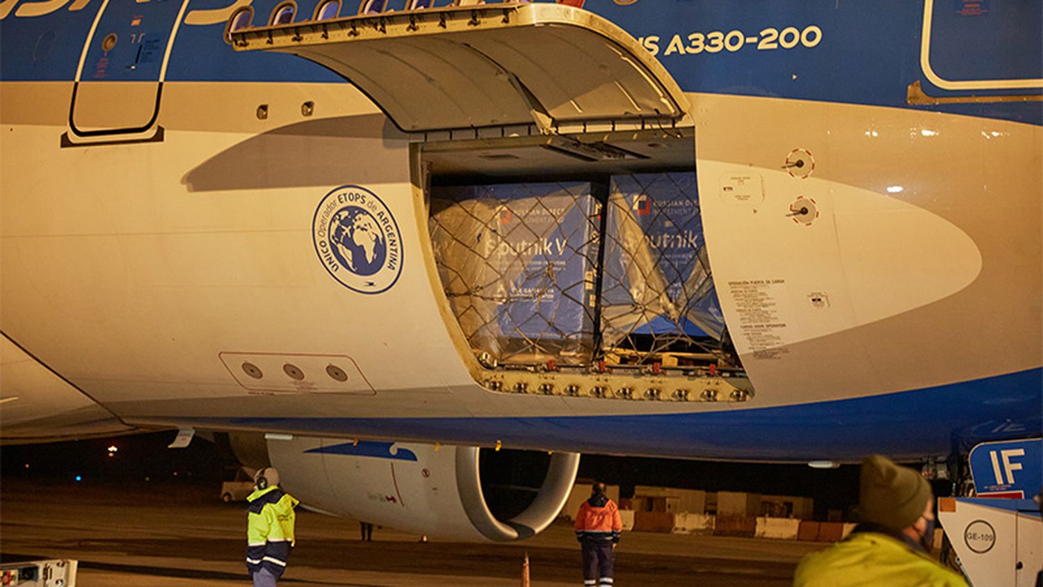 Un nuevo vuelo de Aerolíneas Argentinas partió en busca de vacunas Sputnik V