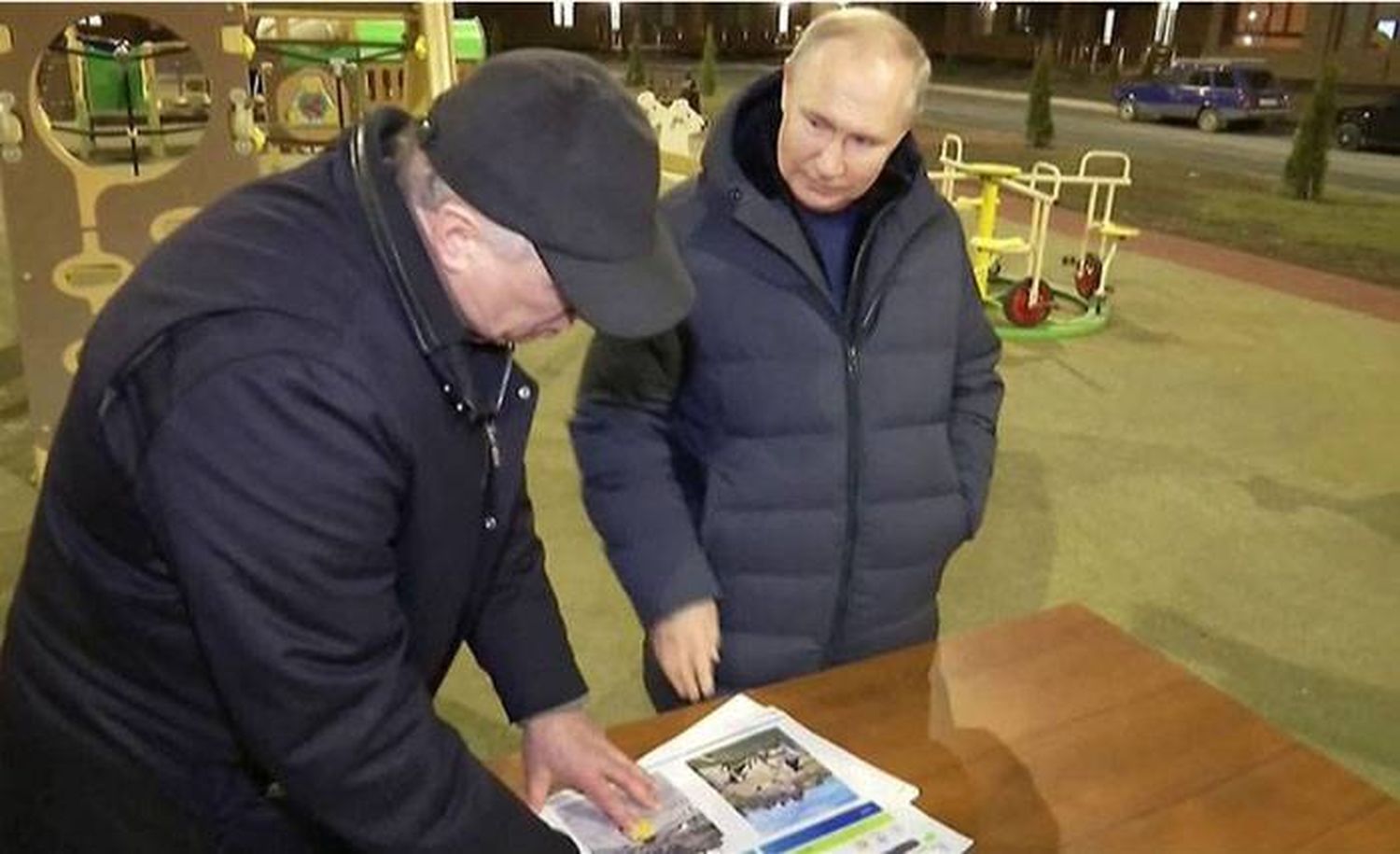 Putin visitó Mariupol y dialogó con los habitantes de la ciudad