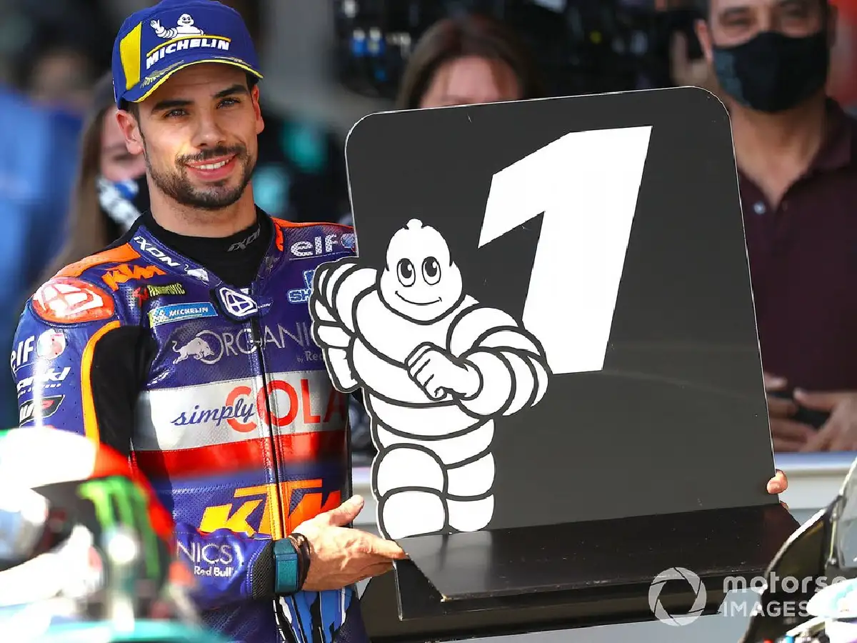 Oliveira consiguió su primera pole