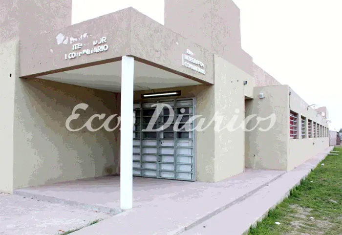 Continuos ataques vandálicos al edificio del Centro Integrador