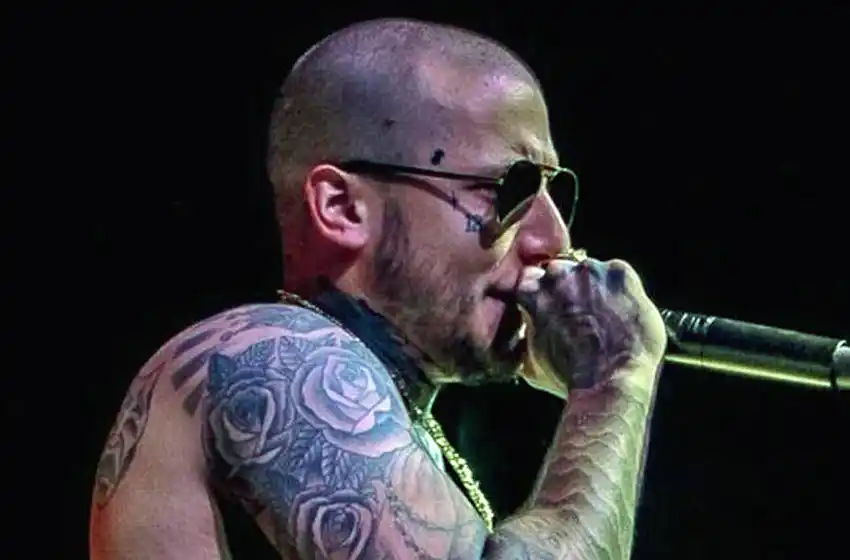 Alexander Cannigia se hizo el rockstar y terminó en el suelo