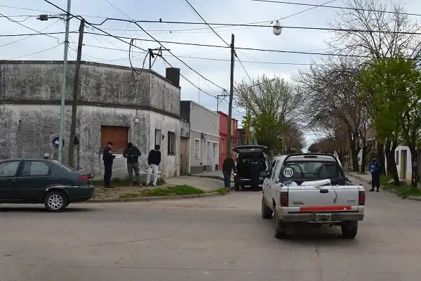 Alcoholizado chocó un remís y mandó a una joven al Hospital Centenario 