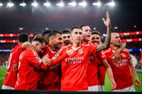 Benfica goleó al Aleti, con Di María como protagonista