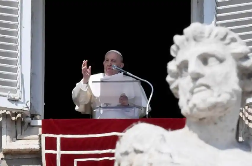 Ante una multitud, Francisco criticó la "guerra atroz" en Ucrania