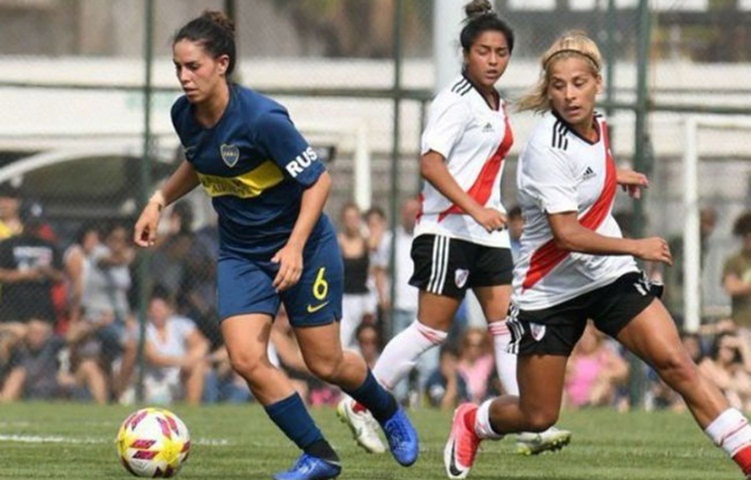 Se juega el primer Superclásico femenino profesional