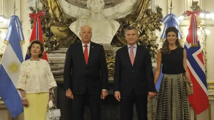 El Presidente recibió a los reyes de Noruega