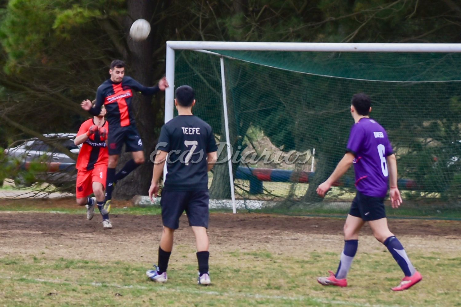 Despeje del jugador de Templarios para cortar el ataque rival