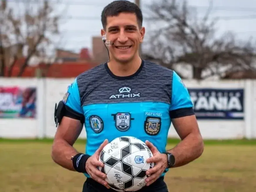 Maxi Manduca será el juez para la Crema recibiendo a Colegiales el sábado a las 16:30. Foto: El Litoral