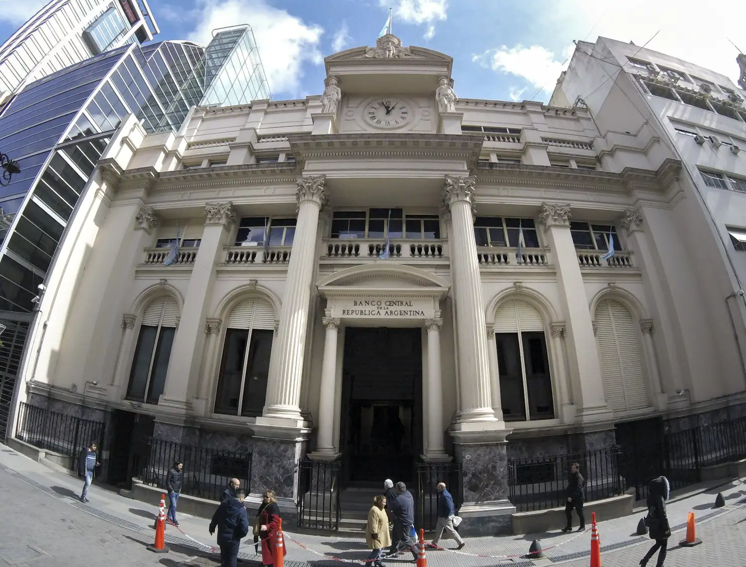El dólar mayorista cerró a 39,67 pesos 