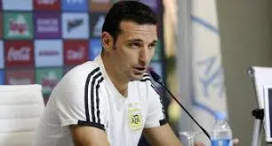 «Estimo que Messi va a volver a la Selección», dijo Scaloni