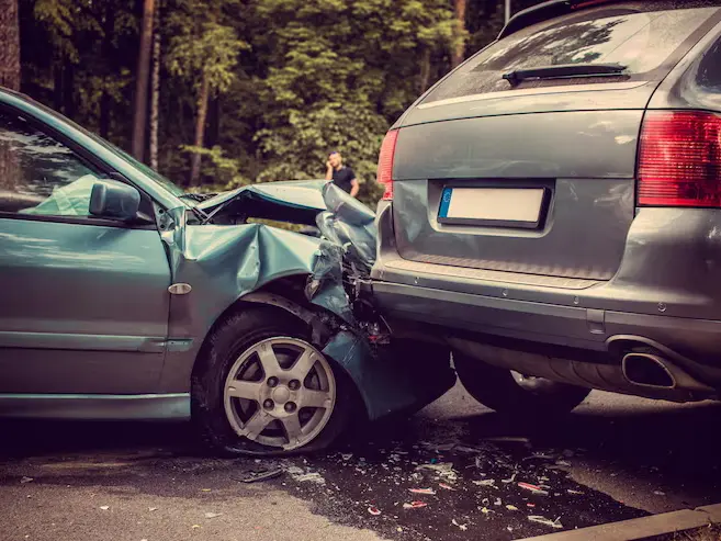 Una mujer sufrió heridas luego de que dos autos chocaran en la zona oeste - imagen de archivo ilustrativa.