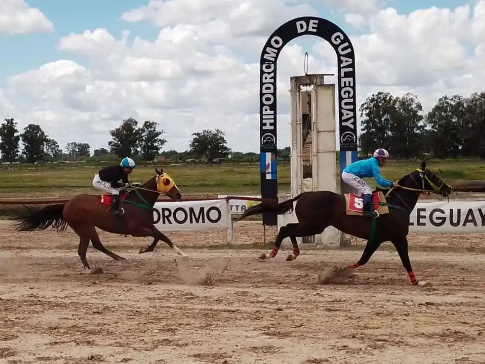 Turf: Mantecosa se impuso en el Gran Premio “Gury” Cáceres