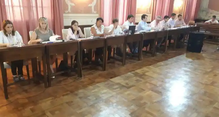 Con 14 votos a favor, concejales aprobaron el Presupuesto 2018