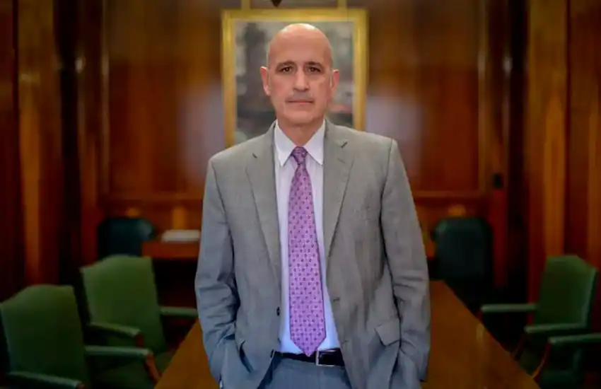 Tras la salida de Guzmán, también renunció el secretario de Hacienda