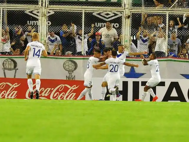 En la vuelta del fútbol, Vélez le ganó a Estudiantes en un partidazo