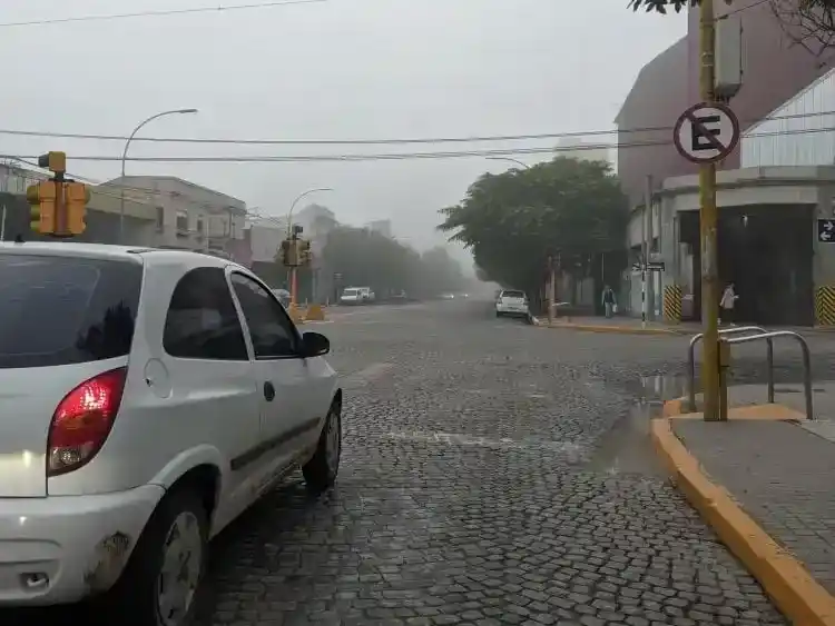 La mañana comenzó inestable en la ciudad.
