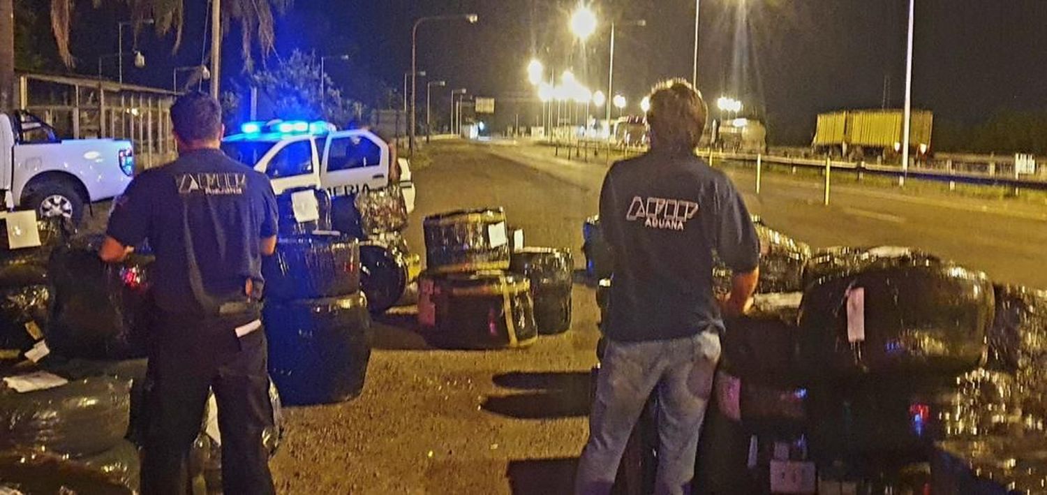 La Aduana secuestró 300 bultos que contenían más de 700 neumáticos de origen extranjero