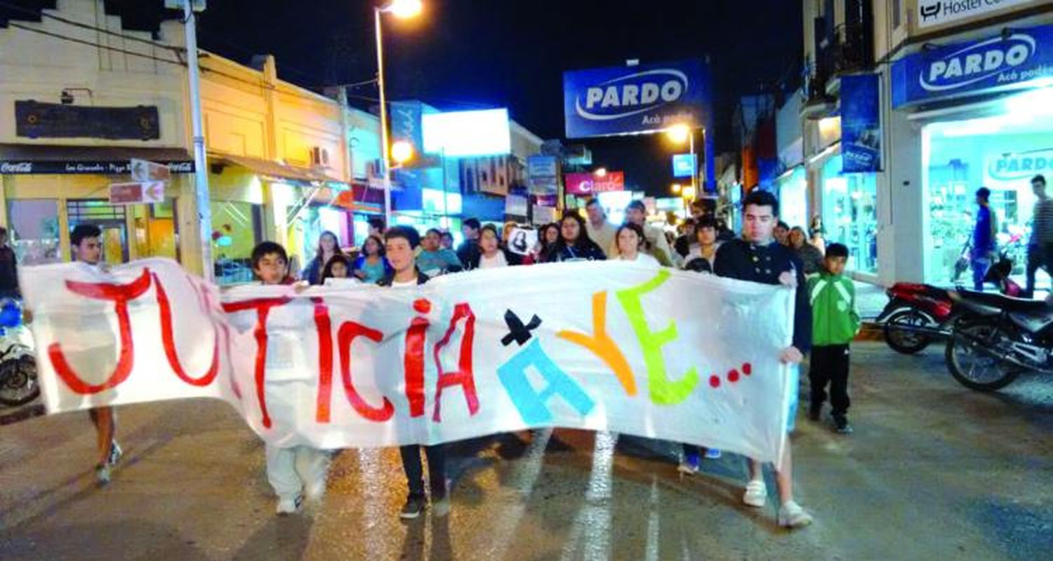Caso Ayelén Navarro: “Para la policía, el accidente de mi hija es una papa caliente”