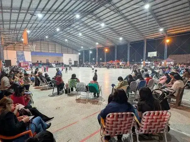 Ingeniero Juárez celebró el Día de la Madre con 
un multitudinario bingo e importantes premios