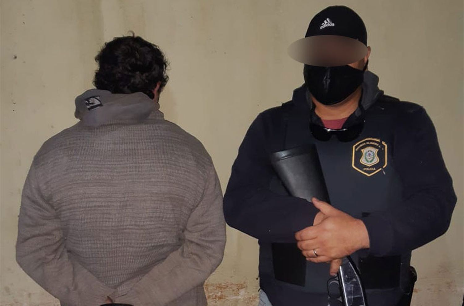 Allanaron la casa de un hombre y lo aprehendieron por múltiples robos