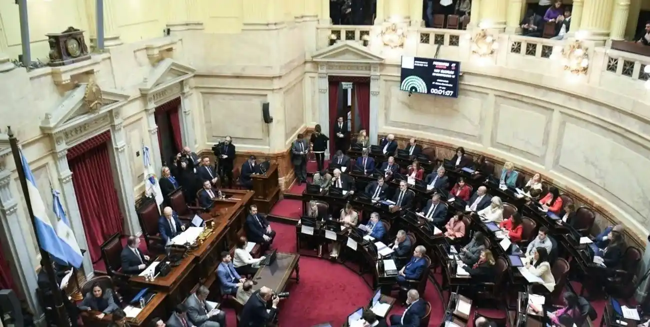 La Cámara alta dio media sanción a un proyecto para reformar la Ley de DNU.