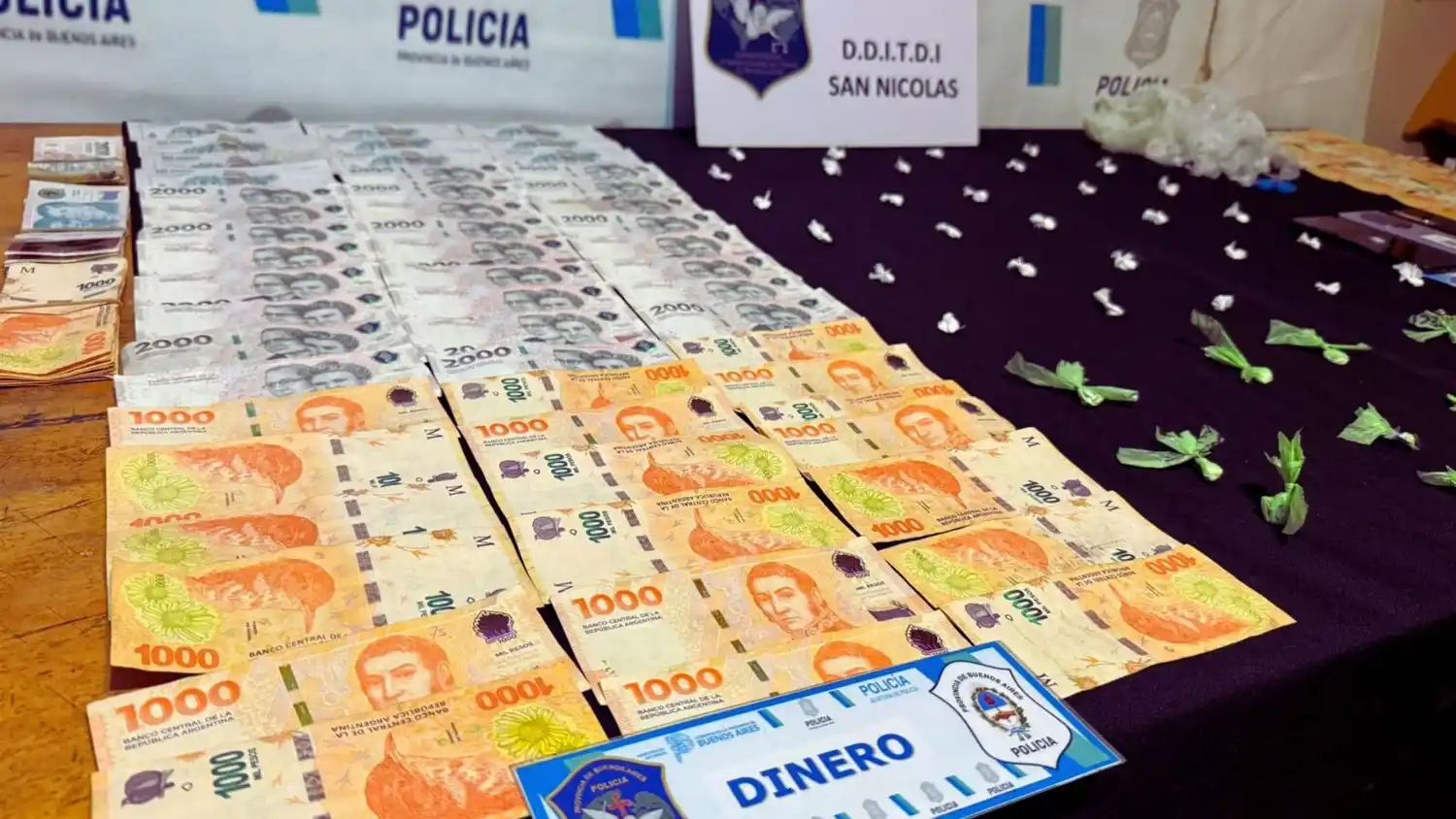 Los elementos secuestrados por la Policía de Tráfico de Drogas en la noche de este viernes.