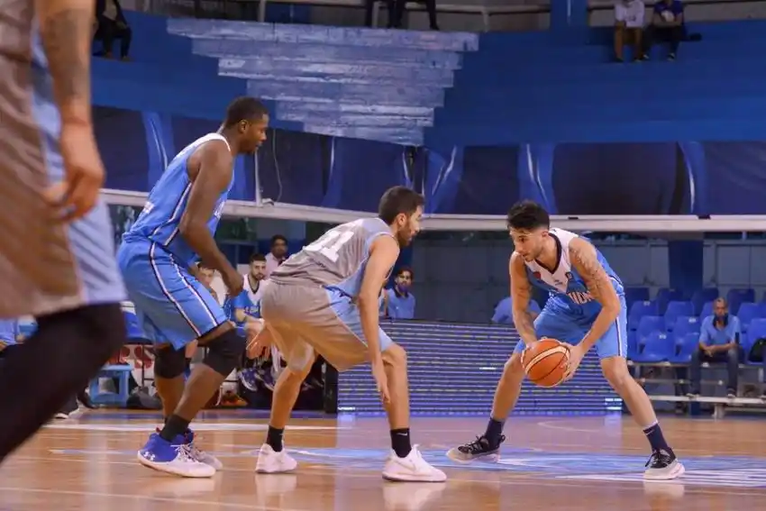 La Unión de Formosa venció a Oberá y se acerca al final 8