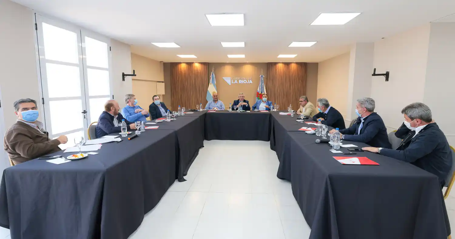 El Presidente se reunió con los gobernadores en La Rioja.