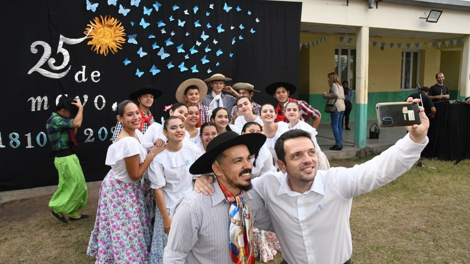 Avellaneda conmemoró un nuevo aniversario de la Revolución de Mayo