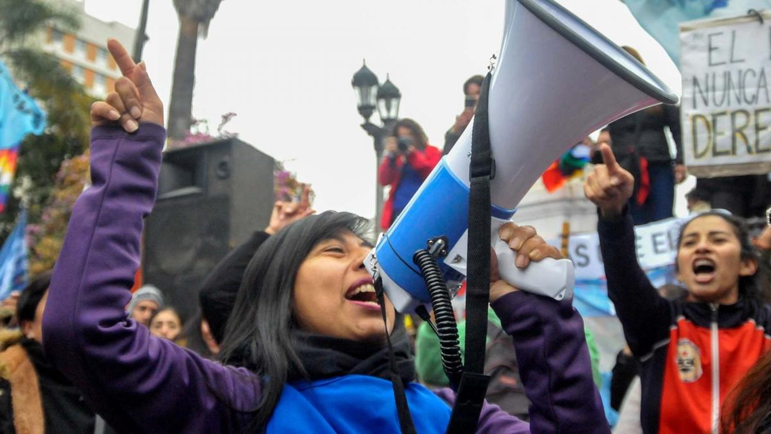 Organizaciones marchan en CABA para repudiar la represión del gobierno de Morales