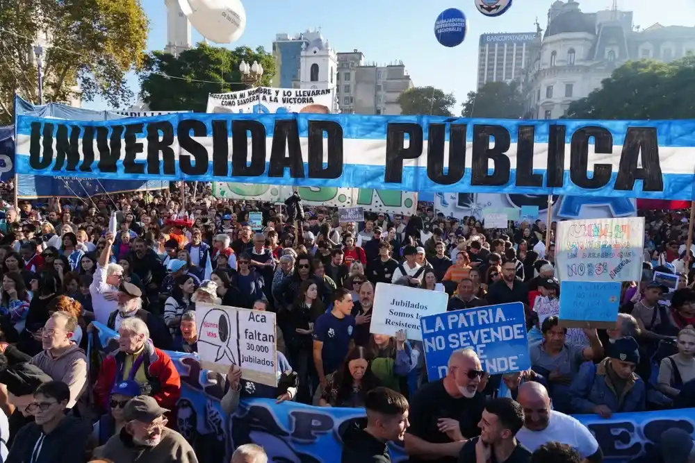 El reclamo en las calles por las universidades nacionales.

NA