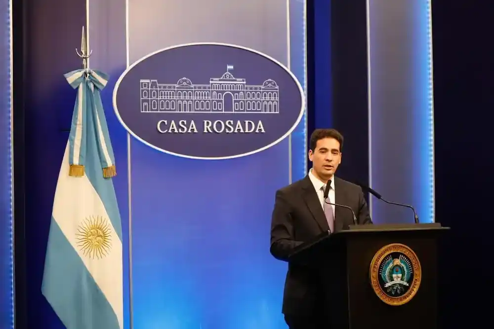 El vocero presidencial Adrián Ravier.