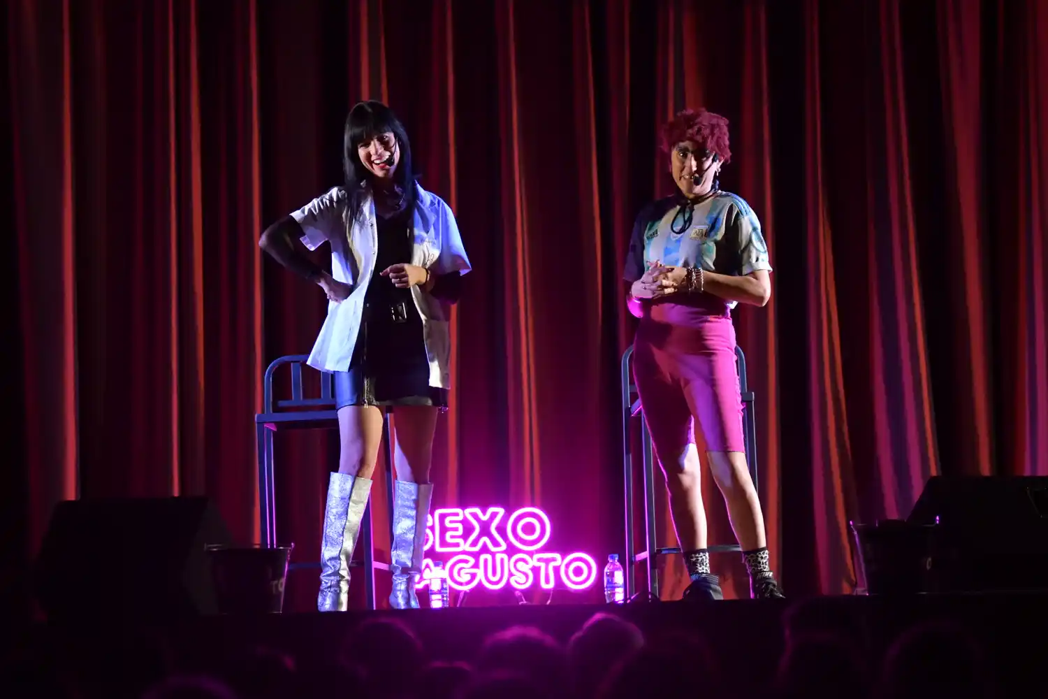 La Bicho y la Dra. Bazán Quiroga dieron una divertida clase de educación sexual en el Teatro Mayo.