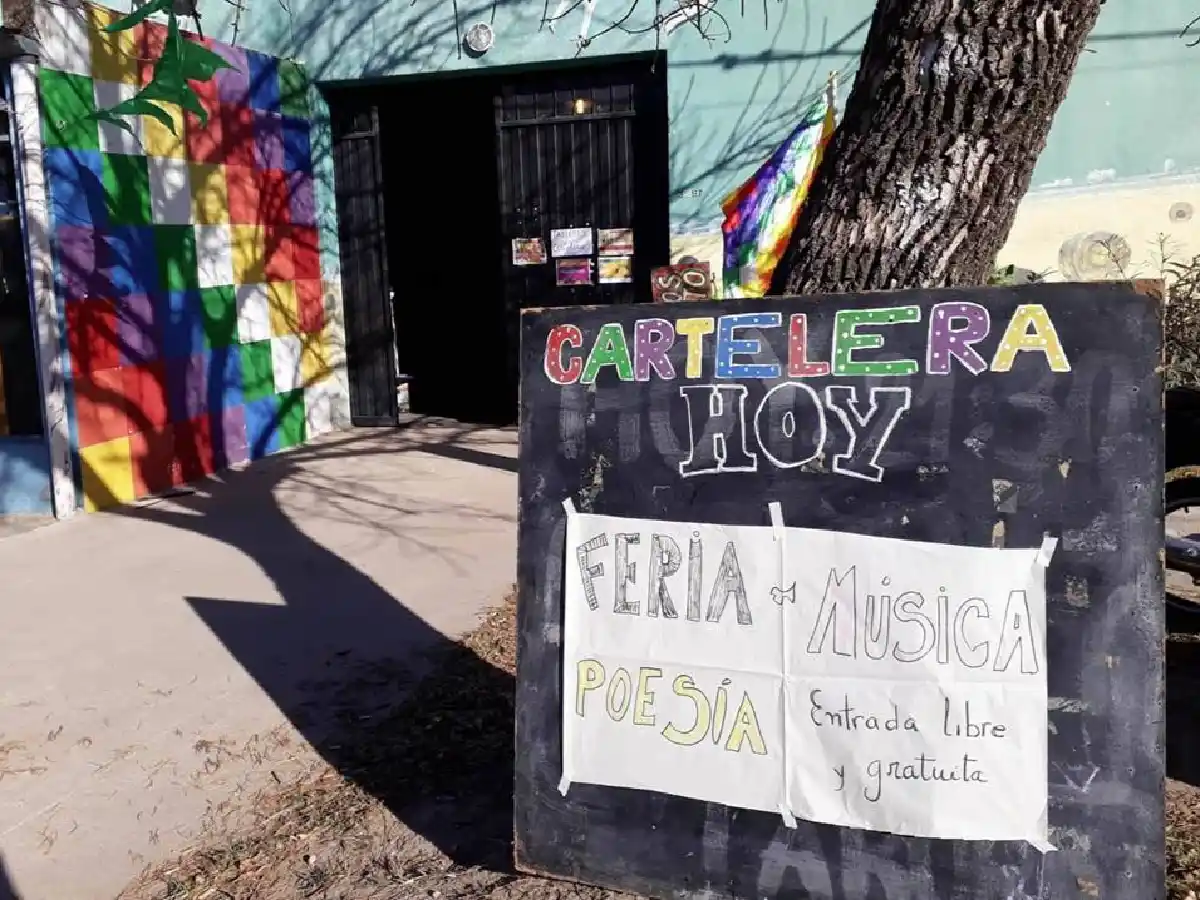 Feria, música y poesía en Somos Viento 