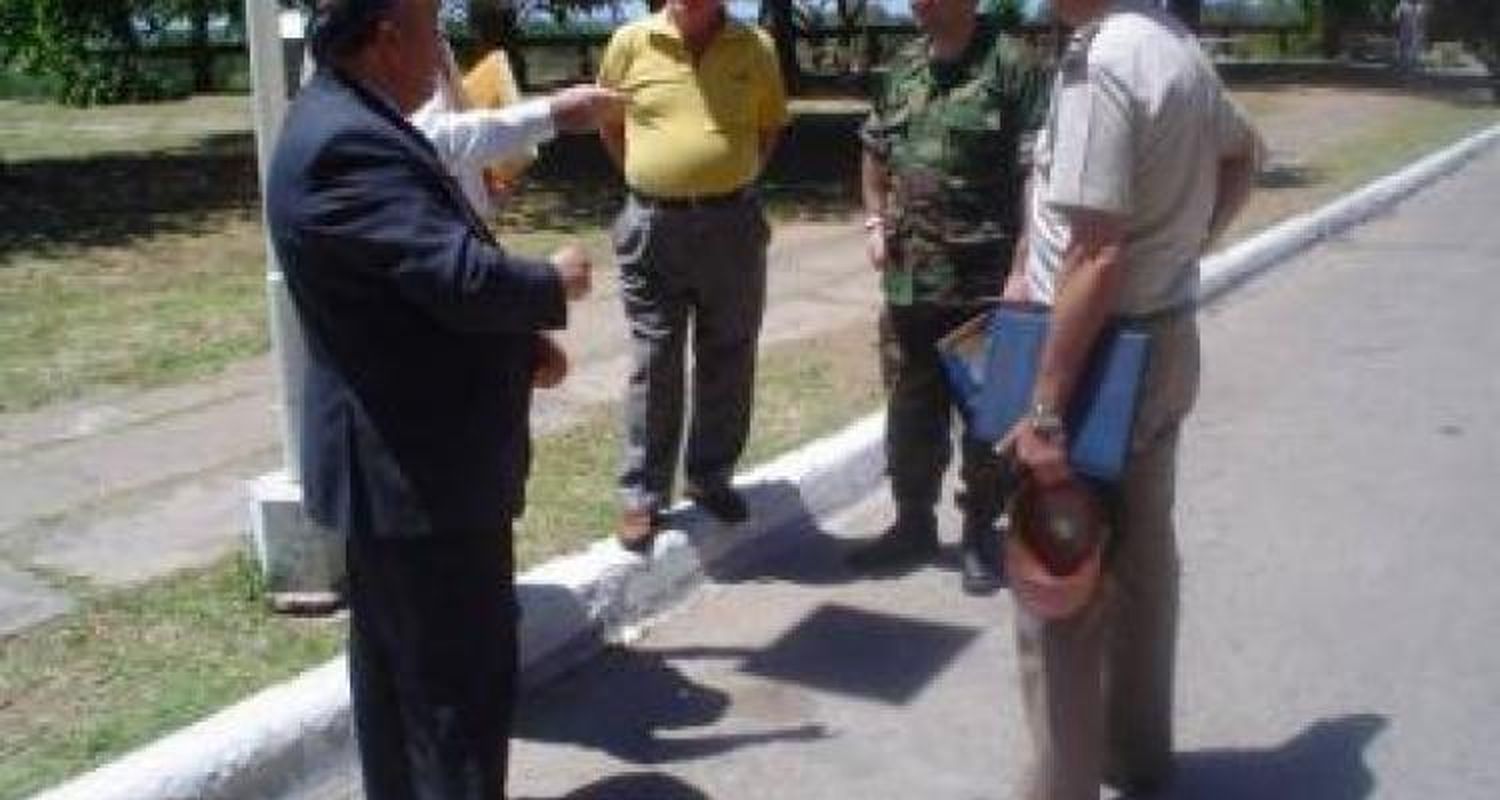 Desfile militar por el aniversario de Obligado