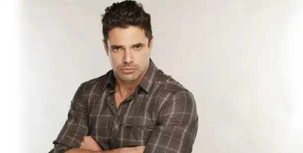 Luciano Castro fue entrenador de boxeo en una pelea oficial