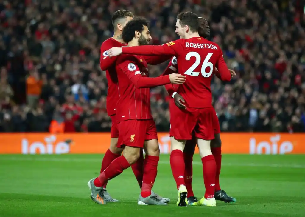 Liverpool sigue sumando