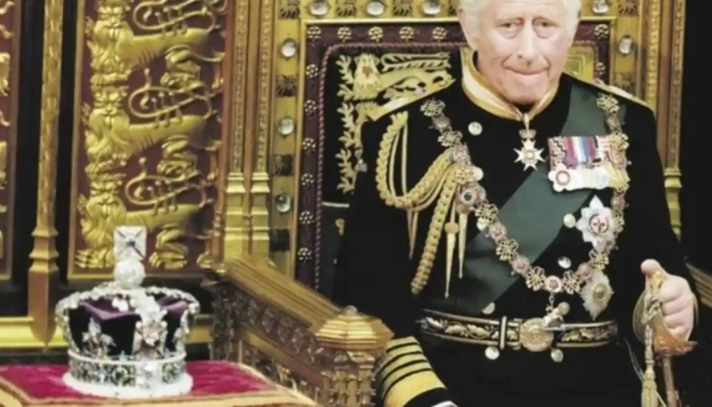 La historia detrás de la “corona maldita” que utilizará el rey Carlos III y que afecta a los hombres