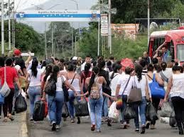 VENEZOLANAS Y COLOMBIANAS doblemente GOLPEADAS en la cuarentena