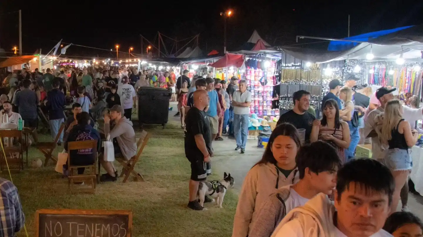El Mercader Ferias tiene montada una organización que arrastra a puestos gastronómicos y feriantes.