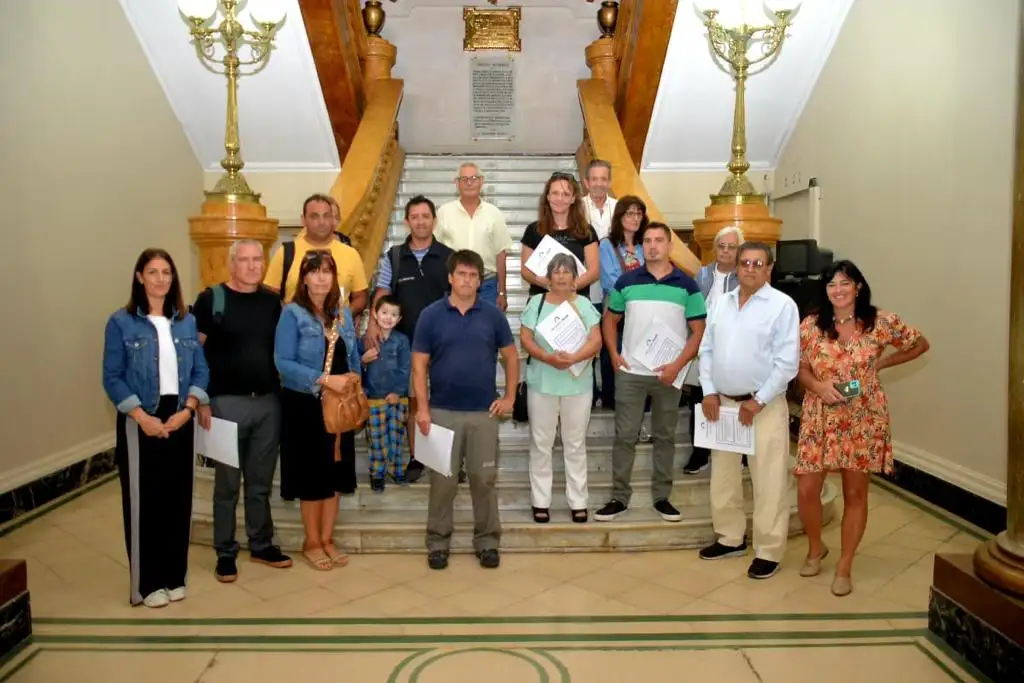 16 familias recibieron las actas.
