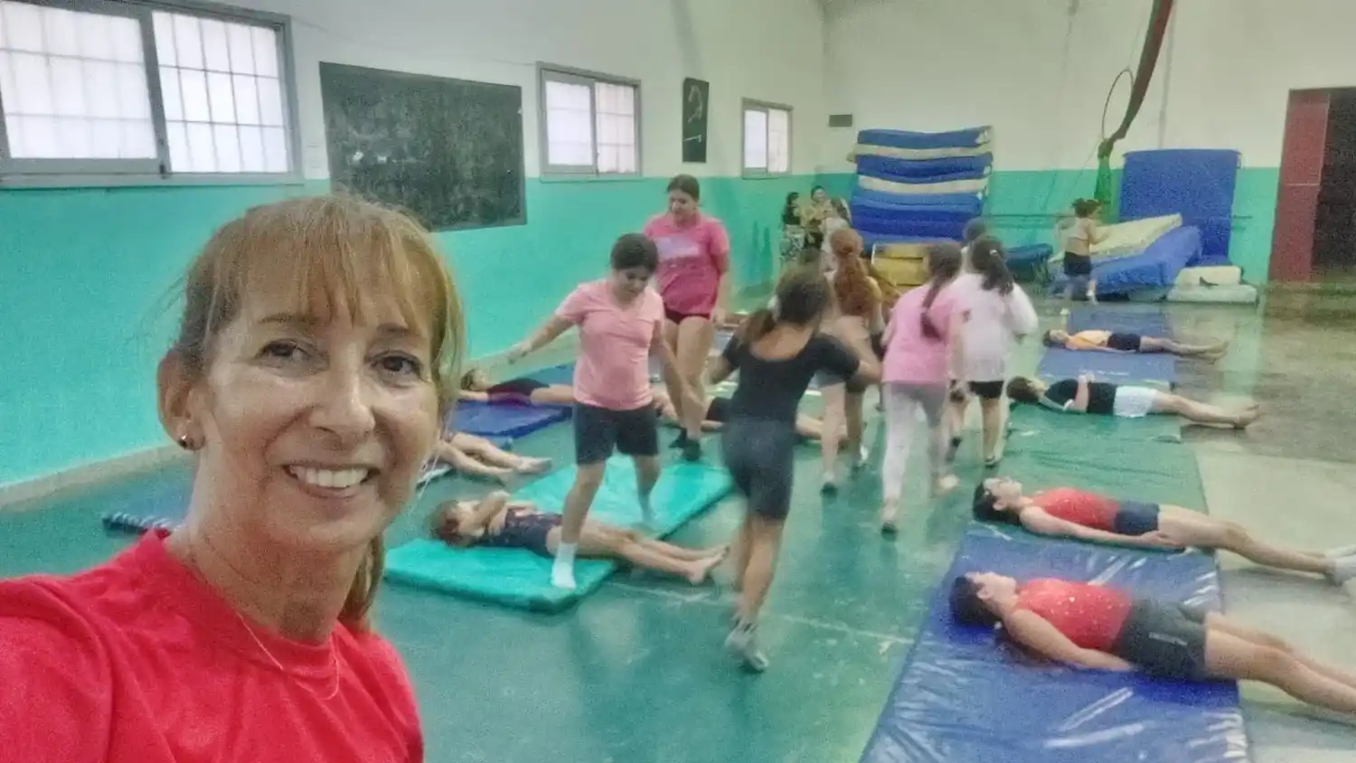 Con los niños. Disfrutó de esta profesión a lo largo de 25 años de trayectoria