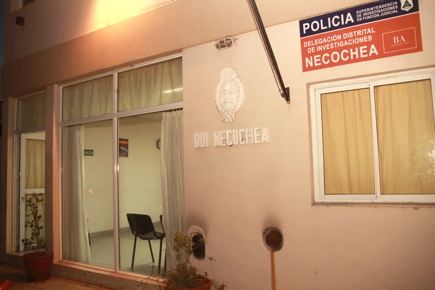Está acusado de apuñalar a un hombre en Lobería y está detenido en la DDI