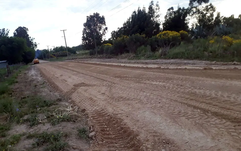Siguen los trabajos de entoscado en las calles de Tamangueyú