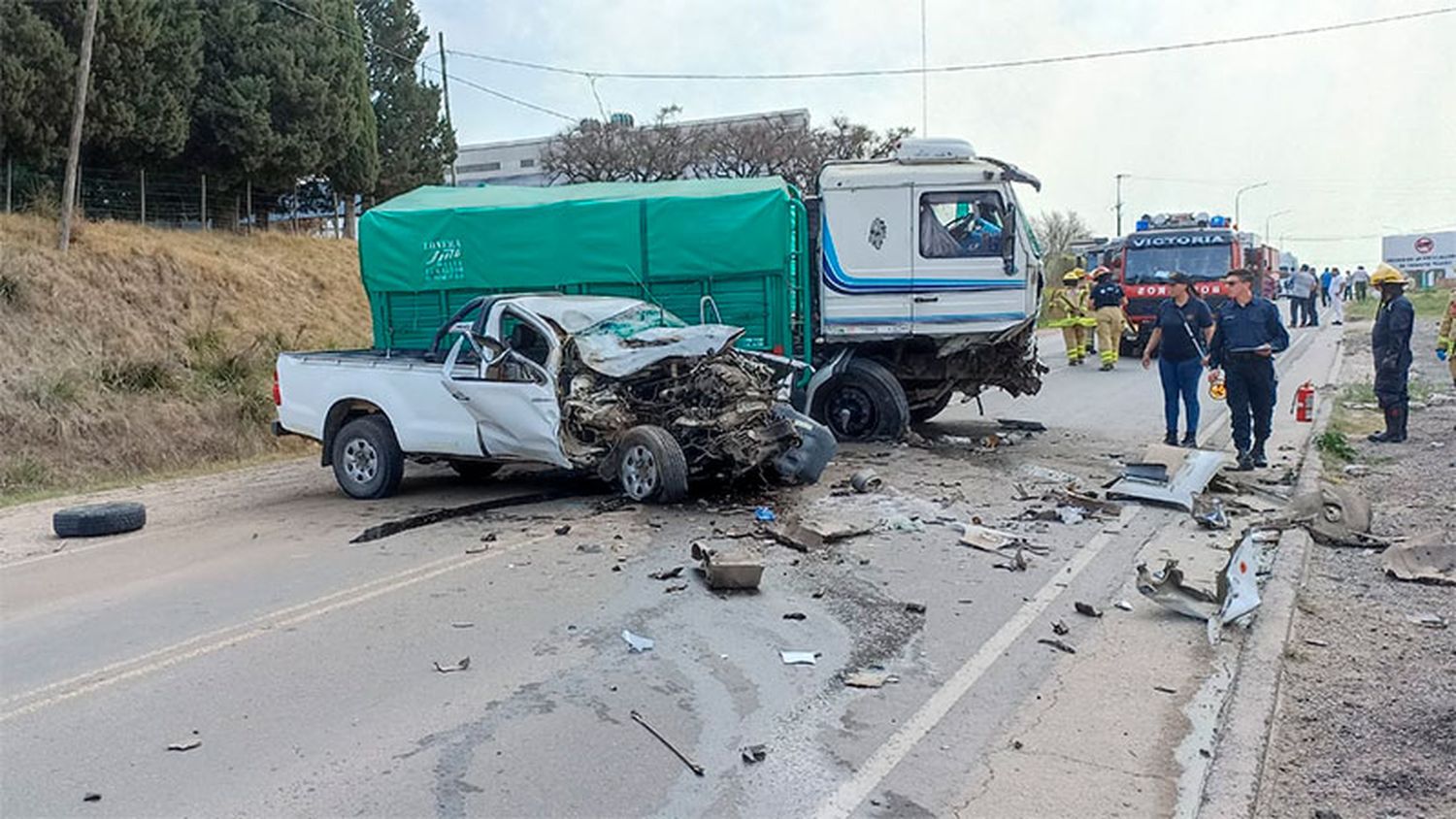 Un testigo clave detalló el trágico accidente en Entre Ríos: “La camioneta se cruzó de carril bruscamente”