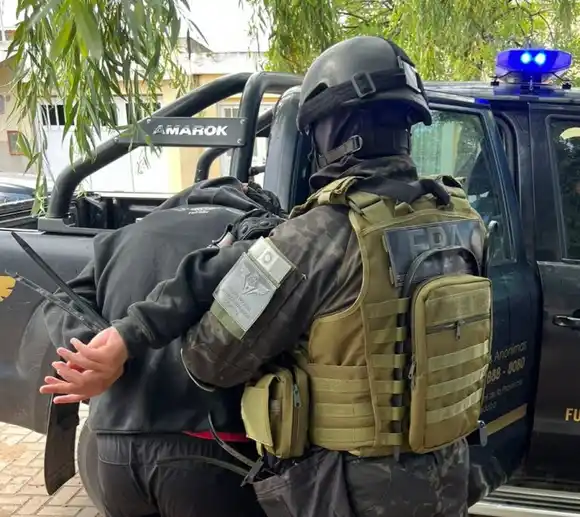 Narcomenudeo: tres detenidos, dos con antecedentes, y drogas secuestradas en un operativo interprovincial