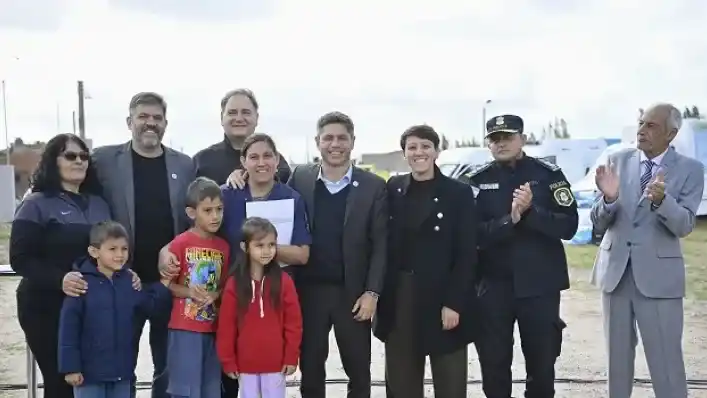 En De la Garma, se entregaron las llaves de diez viviendas a familias que abonarán cuotas mensuales.